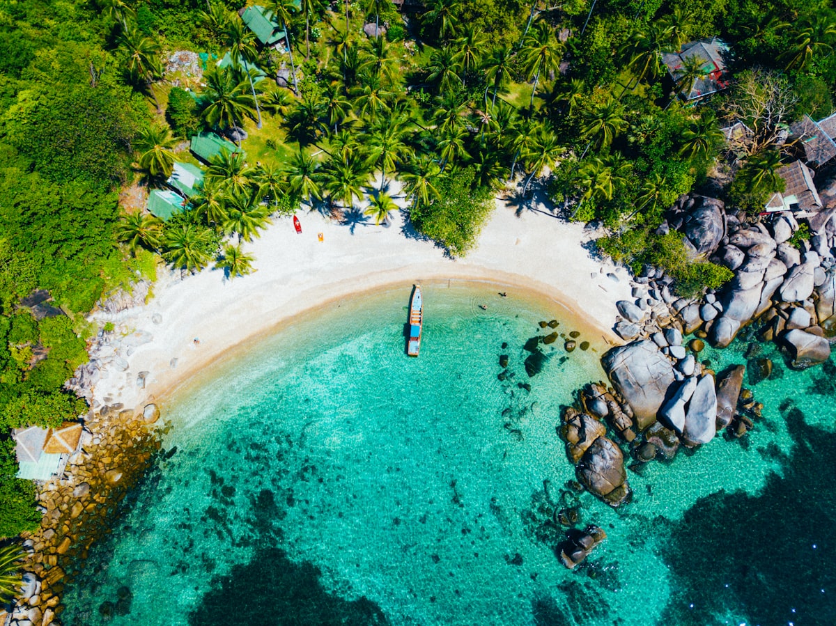 Private yacht charter to Mu Ko Lanta Marine Park, Krabi Thailand