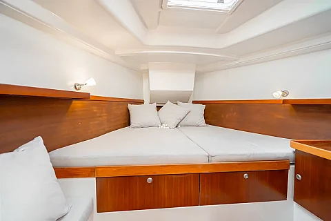  Figure | 43ft Hanse | Charter Yacht in Phuket