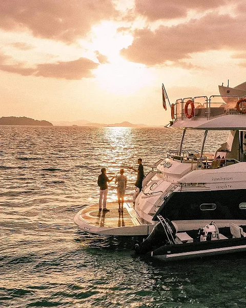  DeLuxe | 90ft Sunseeker | Charter Yacht in Phuket