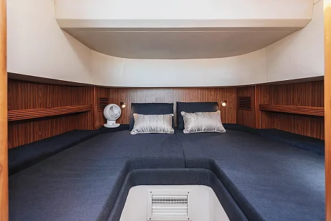  Silver Arrow | 33ft Gulf Craft Dubai | Charter Yacht in Phuket