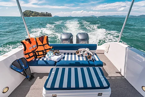  Silver Arrow | 33ft Gulf Craft Dubai | Charter Yacht in Phuket